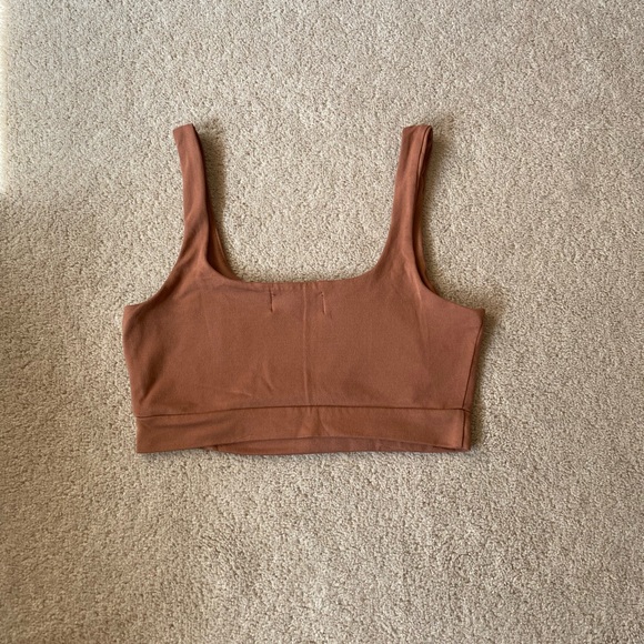 Cropped Tank Top - Picture 3 of 4
